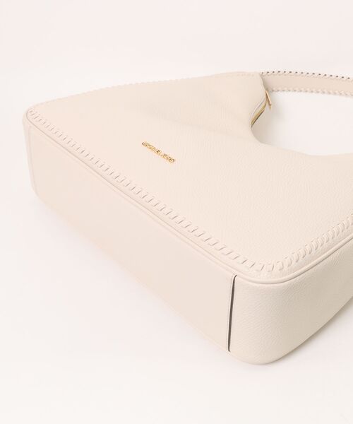 MICHAEL KORS(マイケルコース)の「NAYLA MD HOBO SHLDR Shoulder(ショルダーバッグ・レディース・ベージュ系・FREE)」の3枚目の写真
