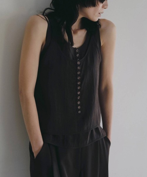 anuke（アンヌーク）の「anuke　Camisole Layered Tanktop キャミソールレイヤードタンクトップ/62610428（タンクトップ・レディース・ブラウン/アイボリー・ONE SIZE）」の9枚目の写真