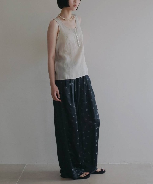 anuke（アンヌーク）の「anuke　Camisole Layered Tanktop キャミソールレイヤードタンクトップ/62610428（タンクトップ・レディース・ブラウン/アイボリー・ONE SIZE）」の7枚目の写真