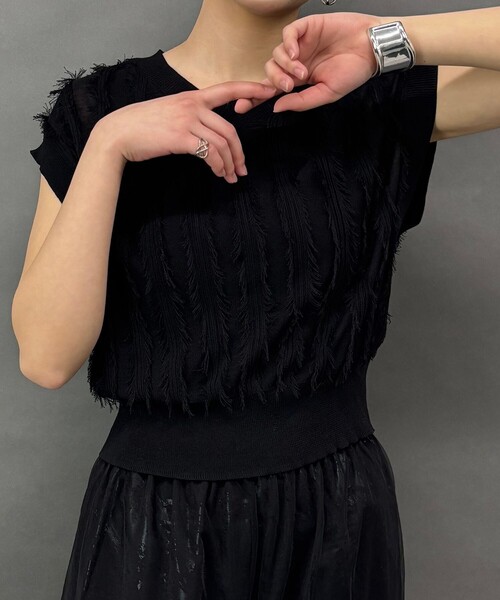 NICOLE white（ニコルホワイト）の「フリンジニットプルオーバー（ニット/セーター・レディース・ブラック・FREE）」の5枚目の写真