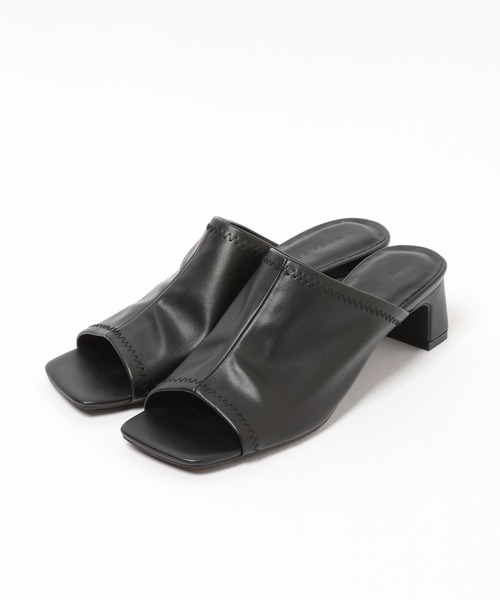 LOWRYS FARM（ローリーズファーム）の「ディープアッパーサンダル 661482（サンダル・レディース・ブラウン/アイボリー/ブラック/ブルー・MEDIUM/LARGE）」の2枚目の写真