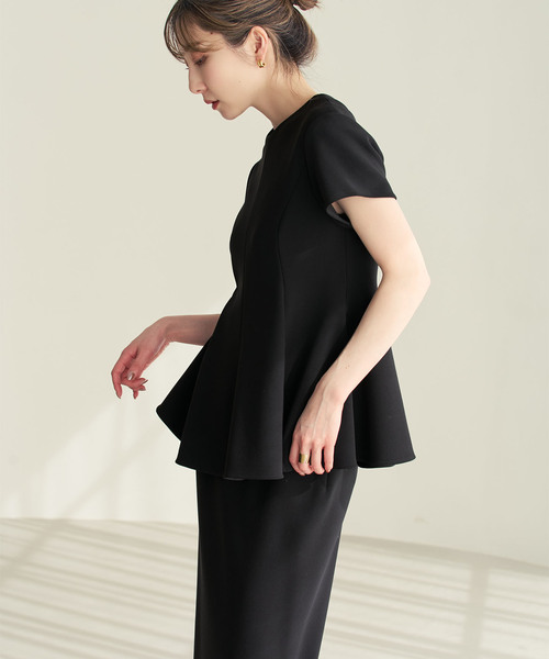 Noble(ノーブル)の「《追加・セットアップ対応》コンフォートジャージーライクペプラムブラウス(シャツ/ブラウス・レディース・ブルー系その他/ブラック/ホワイト系その他・FREE)」の1枚目の写真