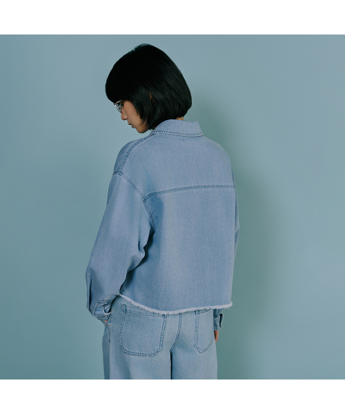 LAP（ラップ）の「クロップ刺繍カットデニムシャツ AS1DB260（シャツ/ブラウス・レディース・インディゴブルー/ライトインディゴブルー・FREE）」の6枚目の写真