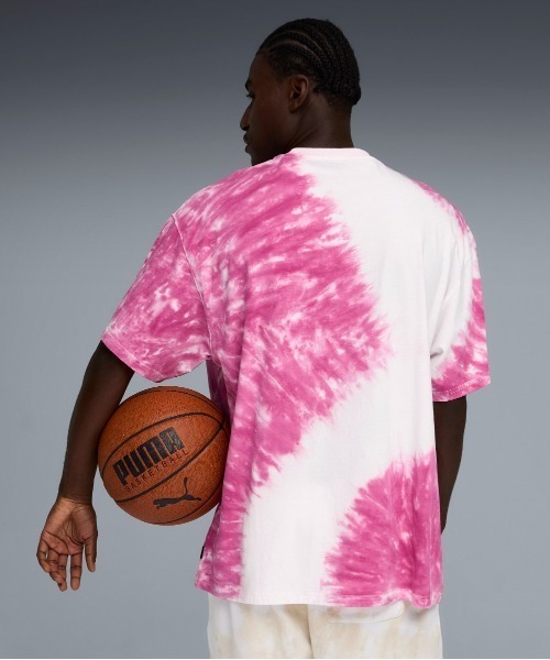 PUMA(プーマ)の「PUMA WHAT THE FUN TEE(プーマ WHAT THE FUN Tシャツ)(Tシャツ/カットソー・メンズ・ピンク系・SMALL/MEDIUM/LARGE/X-LARGE/XX-LARGE)」の3枚目の写真