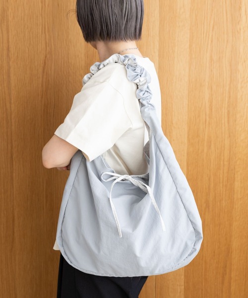 RAGEBLUE（レイジブルー）の「リバーシブルショルダーバッグ（ショルダーバッグ・レディース・ライトグレー系/ブラック系/ライトグリーン系・FREE）」の2枚目の写真