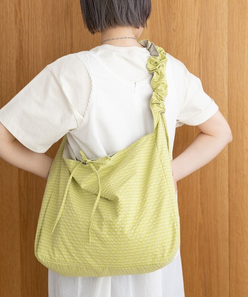 RAGEBLUE（レイジブルー）の「リバーシブルショルダーバッグ（ショルダーバッグ・レディース・ライトグレー系/ブラック系/ライトグリーン系・FREE）」の3枚目の写真