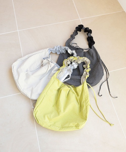 RAGEBLUE（レイジブルー）の「リバーシブルショルダーバッグ（ショルダーバッグ・レディース・ライトグレー系/ブラック系/ライトグリーン系・FREE）」の5枚目の写真