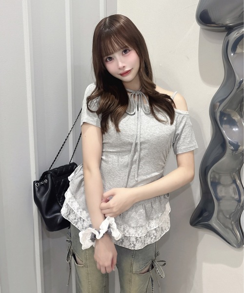 one way(ワンウェイ)の「チョーカーペプラムトップス(Tシャツ/カットソー・レディース・サックスブルー/グレー/ブラック系その他/ホワイト系その他/ホワイト/ピンク・FREE)」の4枚目の写真