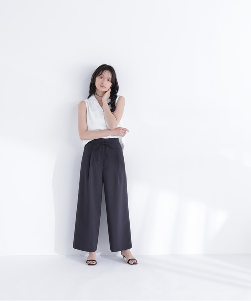NATURAL BEAUTY BASIC(ナチュラルビューティーベーシック)の「【ちょうど、いい服】夏の本命ワイドパンツ(その他パンツ・レディース・ライトベージュ/チャコールグレー/オフホワイト/ダークブラウン・P/S/LARGE/MEDIUM/SMALL)」の22枚目の写真