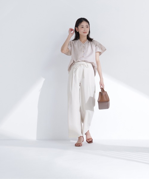 NATURAL BEAUTY BASIC(ナチュラルビューティーベーシック)の「【ちょうど、いい服】夏の本命ワイドパンツ(その他パンツ・レディース・ライトベージュ/チャコールグレー/オフホワイト/ダークブラウン・P/S/LARGE/MEDIUM/SMALL)」の7枚目の写真