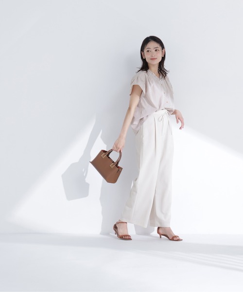 NATURAL BEAUTY BASIC(ナチュラルビューティーベーシック)の「【ちょうど、いい服】夏の本命ワイドパンツ(その他パンツ・レディース・ライトベージュ/チャコールグレー/オフホワイト/ダークブラウン・P/S/LARGE/MEDIUM/SMALL)」の8枚目の写真