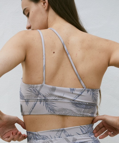 Julier Yoga and Relax(ジュリエヨガアンドリラックス)の「Julier palm treeアシンメトリーブラトップ(水着・レディース・ベージュ/オレンジ/ホワイト・0/1)」の15枚目の写真