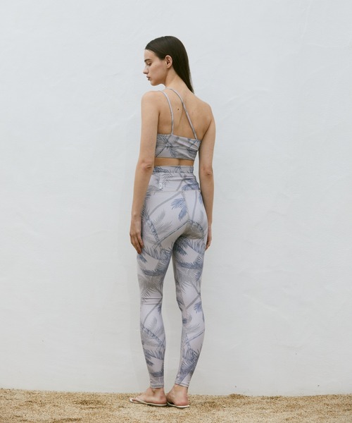 Julier Yoga and Relax(ジュリエヨガアンドリラックス)の「Julier palm treeアシンメトリーブラトップ(水着・レディース・ベージュ/オレンジ/ホワイト・0/1)」の12枚目の写真