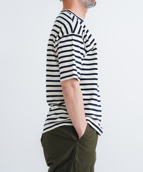 quadro（クオドロ）の「ドライ天竺ボーダークルーネックtee（Tシャツ/カットソー・メンズ・キナリ/ネイビー・MEDIUM/LARGE）」の8枚目の写真