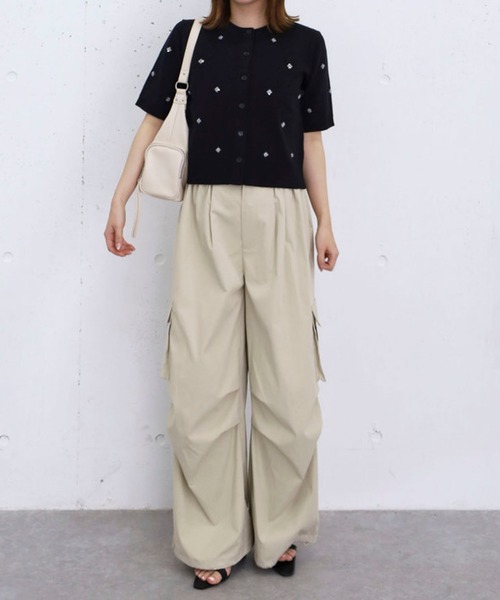 archives(アルシーヴ)の「スパンコール刺繍ニットカーディガン(カーディガン/ボレロ・レディース・アイボリー/ブラック/グレー/ピンク・MEDIUM)」の11枚目の写真