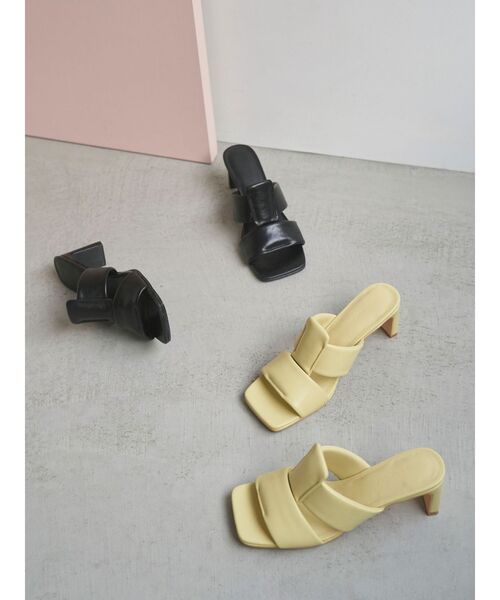 ELENDEEK(エレンディーク)の「CROSS BAND SANDAL(サンダル・レディース・ブラック/イエロー・38/37)」の4枚目の写真