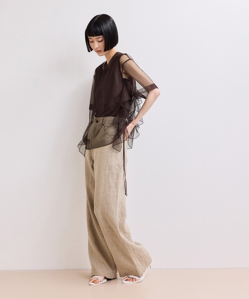 ADAM ET ROPE'(アダムエロペ)の「【WEB限定】・【サステナブル】・【定番】ギャザーチュールトップス(Tシャツ/カットソー・レディース・ダークブラウン/ホワイト/ブラック・FREE)」の17枚目の写真