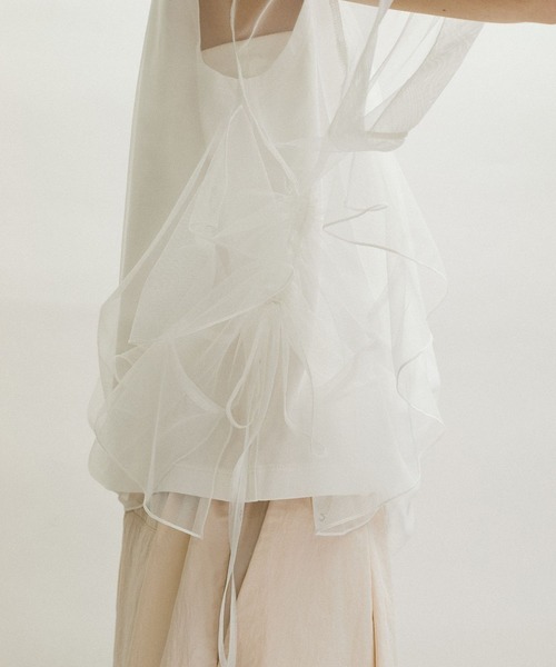 ADAM ET ROPE'(アダムエロペ)の「【WEB限定】・【サステナブル】・【定番】ギャザーチュールトップス(Tシャツ/カットソー・レディース・ダークブラウン/ホワイト/ブラック・FREE)」の6枚目の写真