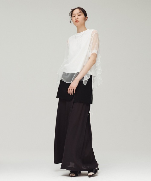 ADAM ET ROPE'(アダムエロペ)の「【WEB限定】・【サステナブル】・【定番】ギャザーチュールトップス(Tシャツ/カットソー・レディース・ダークブラウン/ホワイト/ブラック・FREE)」の13枚目の写真