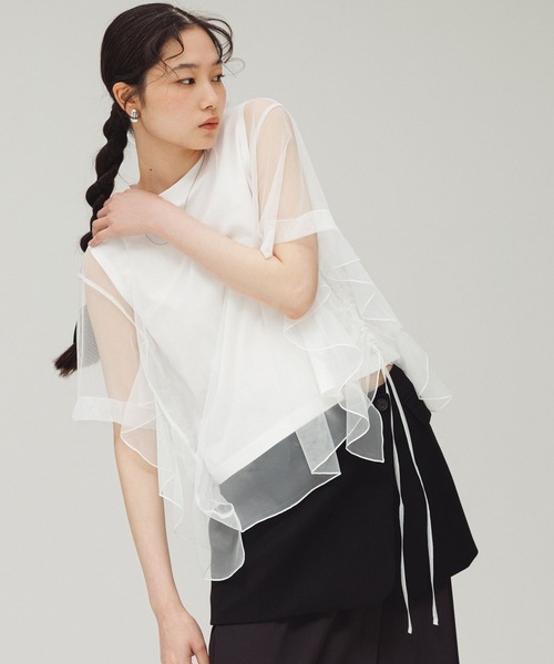 ADAM ET ROPE'(アダムエロペ)の「【WEB限定】・【サステナブル】・【定番】ギャザーチュールトップス(Tシャツ/カットソー・レディース・ダークブラウン/ホワイト/ブラック・FREE)」の14枚目の写真