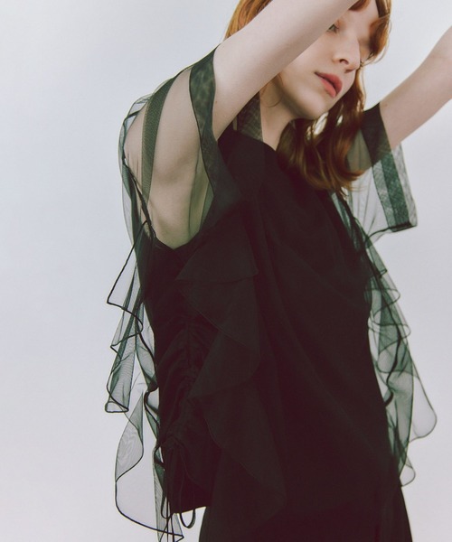 ADAM ET ROPE'(アダムエロペ)の「【WEB限定】・【サステナブル】・【定番】ギャザーチュールトップス(Tシャツ/カットソー・レディース・ダークブラウン/ホワイト/ブラック・FREE)」の16枚目の写真