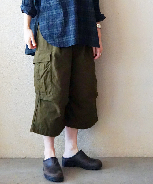 JOURNAL STANDARD LUXE(ジャーナルスタンダード ラックス)の「オックスワッシャー カーゴパンツ(カーゴパンツ・レディース・カーキ/ブラック・FREE)」の2枚目の写真