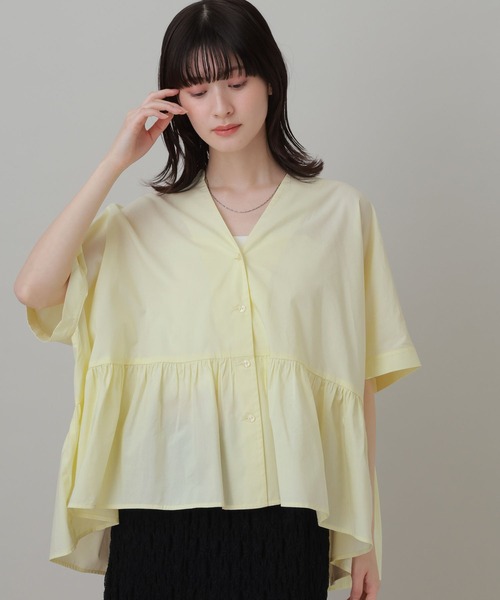 LAKOLE（ラコレ）の「ティアードポンチョブラウス / 671837（シャツ/ブラウス・レディース・イエロー/ネイビー/ブルー/ホワイト・FREE）」の4枚目の写真