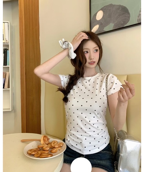 CHEER（チアー）の「ドット柄半袖Tシャツ　スリムシルエット スタイリッシュで着回し抜群トップス（Tシャツ/カットソー・レディース・グレー/ブラック/ホワイト・FREE）」の11枚目の写真
