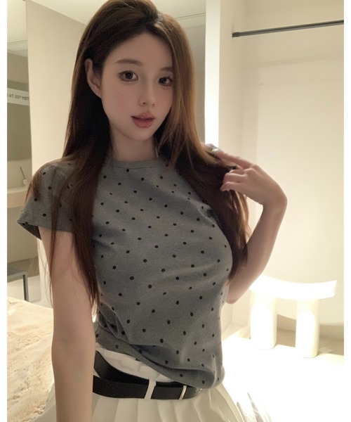 CHEER（チアー）の「ドット柄半袖Tシャツ　スリムシルエット スタイリッシュで着回し抜群トップス（Tシャツ/カットソー・レディース・グレー/ブラック/ホワイト・FREE）」の7枚目の写真