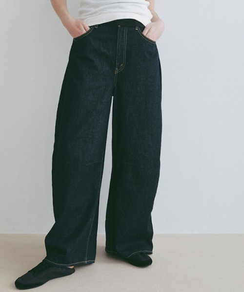 ETRE TOKYO(エトレトウキョウ)の「コットンリネンカーブデニムパンツ(デニムパンツ・レディース・ブルー/インディゴブルー・M/S)」の2枚目の写真