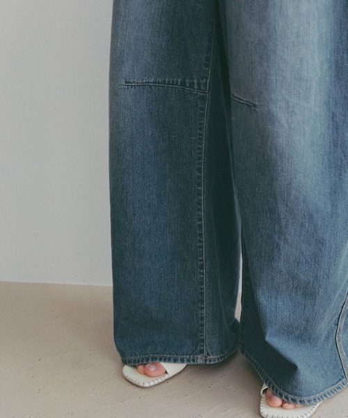 ETRE TOKYO(エトレトウキョウ)の「コットンリネンカーブデニムパンツ(デニムパンツ・レディース・ブルー/インディゴブルー・M/S)」の6枚目の写真