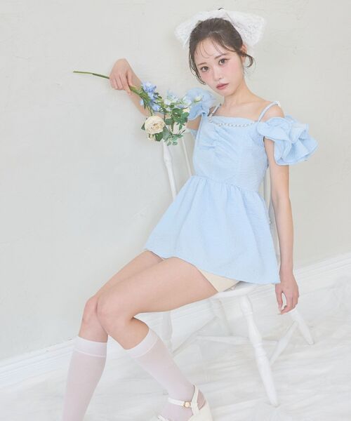 MAJESTIC LEGON(マジェスティックレゴン)の「シュシュスリーブペプラムブラウス(シャツ/ブラウス・レディース・ブルー/ブラック/アイボリー・MEDIUM)」の15枚目の写真