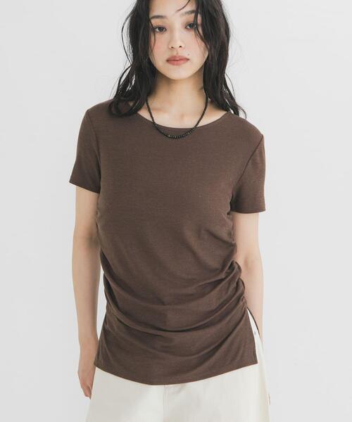 KBF(ケイビーエフ)の「シャーリングスリットTEE(Tシャツ/カットソー・レディース・イエロー/ブラウン/オフホワイト・ONE)」の2枚目の写真