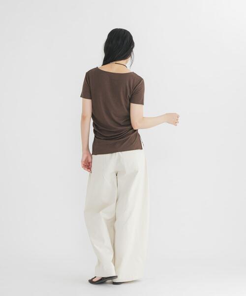 KBF(ケイビーエフ)の「シャーリングスリットTEE(Tシャツ/カットソー・レディース・イエロー/ブラウン/オフホワイト・ONE)」の14枚目の写真