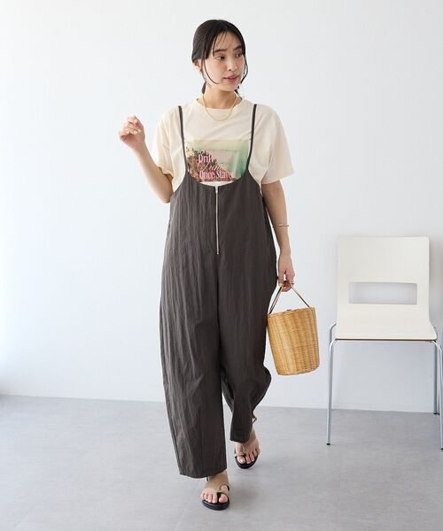 CRAFT STANDARD BOUTIQUE(クラフトスタンダードブティック)の「ナイロンサロペット(サロペット/オーバーオール・レディース・ダークグレー/ライトグレー・FREE)」の2枚目の写真