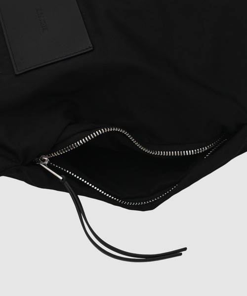 JIL SANDER（ジルサンダー）の「SOFT ROLLED HOBO MD（ショルダーバッグ・メンズ・ブラック/カーキ・UNI）」の7枚目の写真