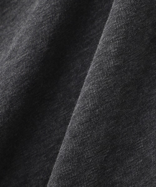 ETRE TOKYO(エトレトウキョウ)の「スリーブレスドレープネックプルオーバー(Tシャツ/カットソー・レディース・チャコール/ホワイト・FREE)」の13枚目の写真