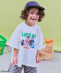 pairmanon（ペアマノン）の「【ズートピア2】ユニセックス 袖タグ付き プリント Tシャツ（Tシャツ/カットソー）」