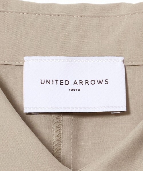 UNITED ARROWS(ユナイテッドアローズ)の「タック シャツ ワンピース(ワンピース・レディース・ブラック/その他1/ベージュ・36/38)」の6枚目の写真