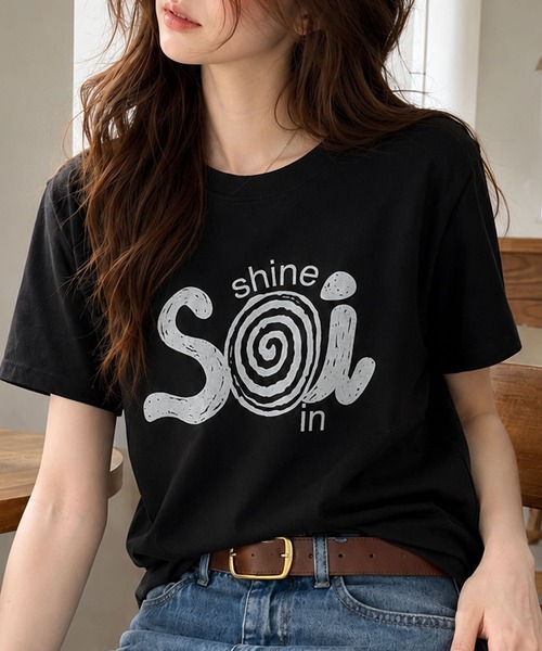 Soi(clothing)(ソイ クロージング)の「【Soi】スパイラルヴィンテージライクくすみプリントロゴTシャツ(Tシャツ/カットソー・レディース・ブラック/イエロー/ホワイト・MEDIUM/SMALL/LARGE)」の22枚目の写真