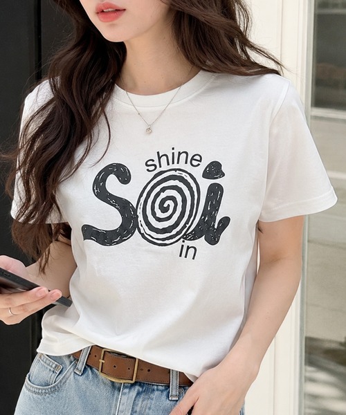 Soi(clothing)(ソイ クロージング)の「【Soi】スパイラルヴィンテージライクくすみプリントロゴTシャツ(Tシャツ/カットソー・レディース・ブラック/イエロー/ホワイト・MEDIUM/SMALL/LARGE)」の9枚目の写真