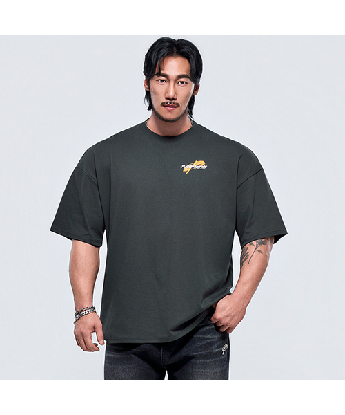 PHYSICAL GARMENTS（フィジカルガーメンツ）の「P2648 オルビット ブラー ジャイアント 半袖 [4COLOR]（Tシャツ/カットソー・メンズ・ブラック/ホワイト/チャコール/カーキ・MEDIUM/LARGE/X-LARGE/XX-LARGE）」の3枚目の写真