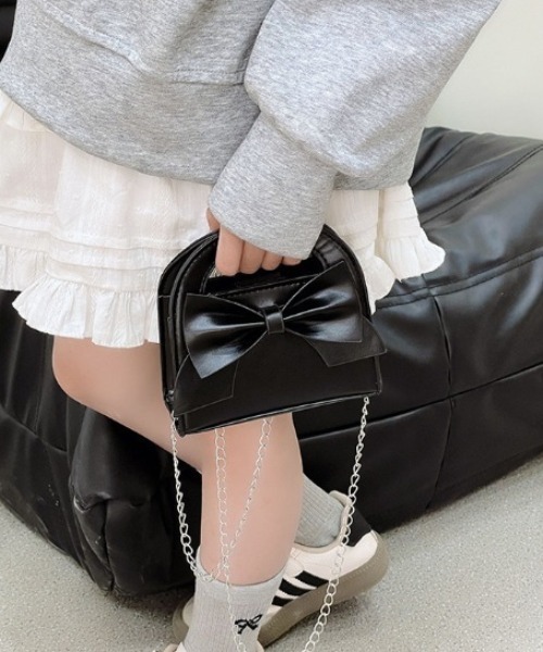 aimoha(アイモハ)の「【aimoha KIDS】リボンモチーフミニミニショルダーバッグ(ショルダーバッグ・キッズ・ピンク/ブラック/シルバー・FREE)」の8枚目の写真