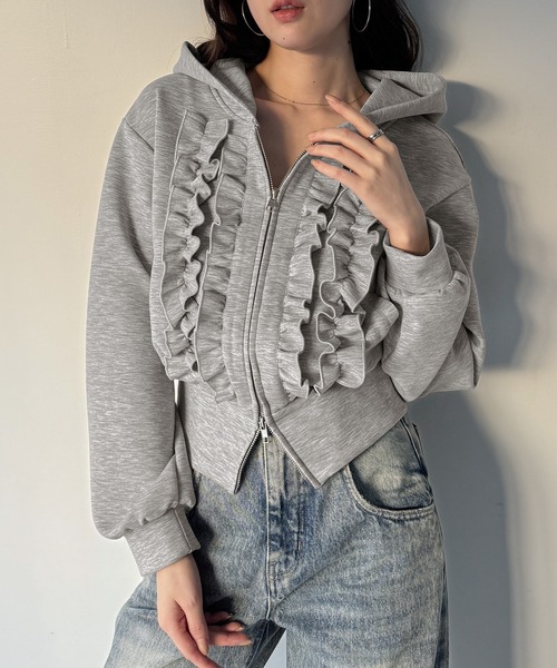 junoah（ジュノア）の「ポンチフリルショートパーカー（パーカー・レディース・アイボリー/ブラック/杢グレー・LARGE/SMALL/MEDIUM）」の4枚目の写真