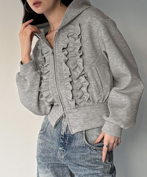 junoah（ジュノア）の「ポンチフリルショートパーカー（パーカー・レディース・アイボリー/ブラック/杢グレー・LARGE/SMALL/MEDIUM）」の6枚目の写真