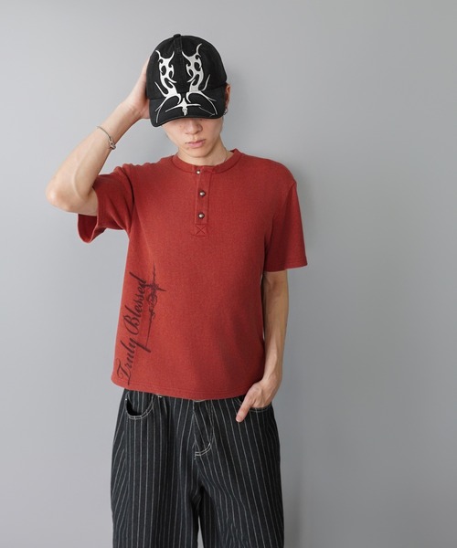 SPINNS(スピンズ)の「ヘンリーネックサーマル半袖Tシャツ/ウィング/バックプリント(Tシャツ/カットソー・メンズ・アイボリー/カモフラージュ/ブラック系その他/レッド系その他・ONESIZE)」の16枚目の写真
