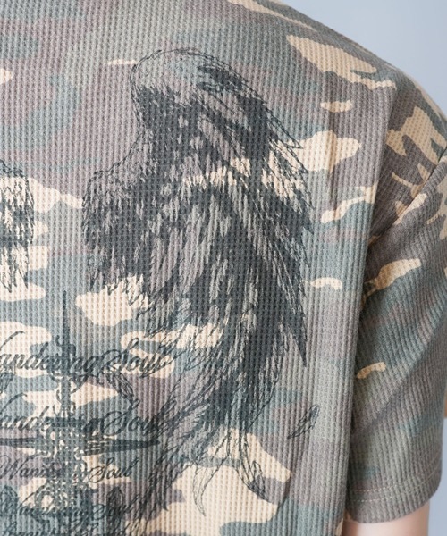 SPINNS(スピンズ)の「ヘンリーネックサーマル半袖Tシャツ/ウィング/バックプリント(Tシャツ/カットソー・メンズ・アイボリー/カモフラージュ/ブラック系その他/レッド系その他・ONESIZE)」の10枚目の写真
