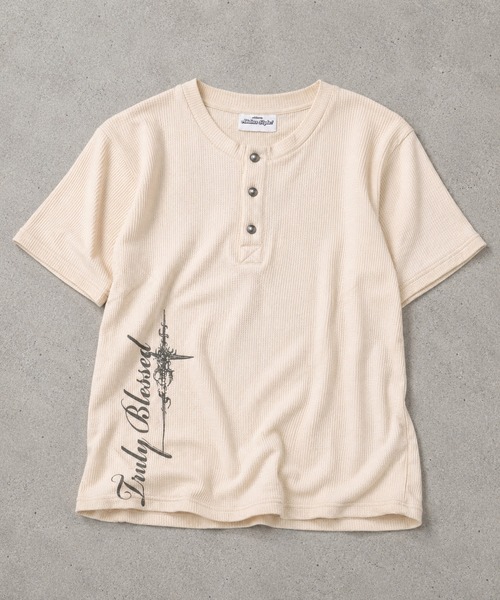 SPINNS(スピンズ)の「ヘンリーネックサーマル半袖Tシャツ/ウィング/バックプリント(Tシャツ/カットソー・メンズ・アイボリー/カモフラージュ/ブラック系その他/レッド系その他・ONESIZE)」の7枚目の写真