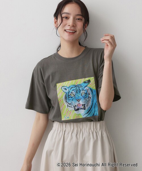 Dessin(デッサン)の「Sei Horinouchi×Dessin Tシャツ(Tシャツ/カットソー・レディース・ホワイト/ボルドー/ダークグレー/ベビーピンク・03/02)」の10枚目の写真