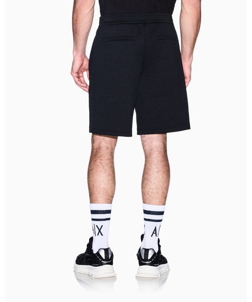 ARMANI EXCHANGE(アルマーニエクスチェンジ)の「【A|X アルマーニ エクスチェンジ】オールオーバーロゴ スウェットショーツ(スウェットパンツ・メンズ・ブラック・MEDIUM/LARGE/X-LARGE/SMALL/X-SMALL)」の2枚目の写真